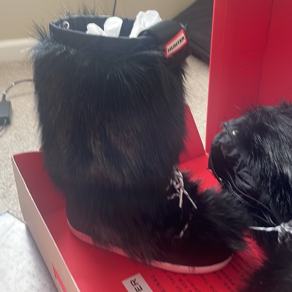 Furry winter snow boots - size 8 run a little sm, brand new never worn, Hunter - Picture 7 of 12